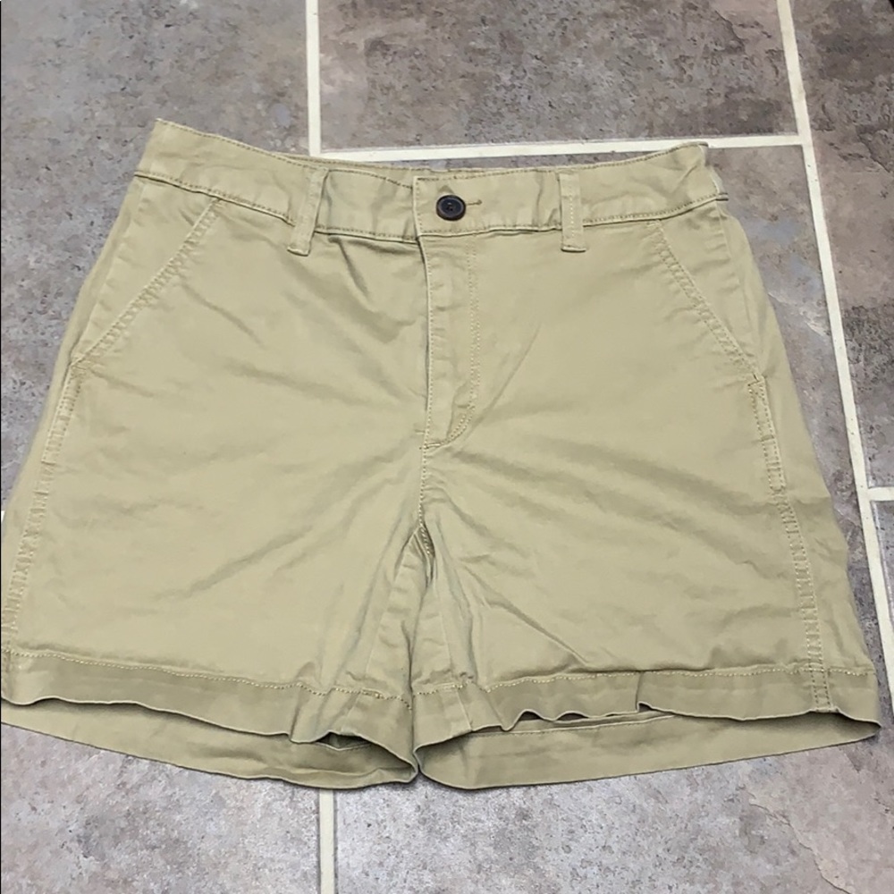 Cute Khaki Shorts!!